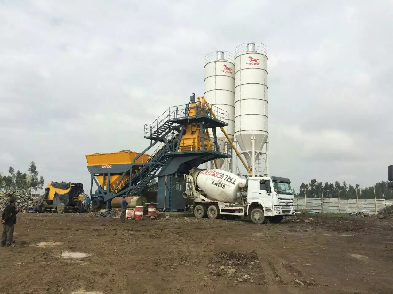 中小型混凝土攪拌站工作循環(huán)時間與卸料時間