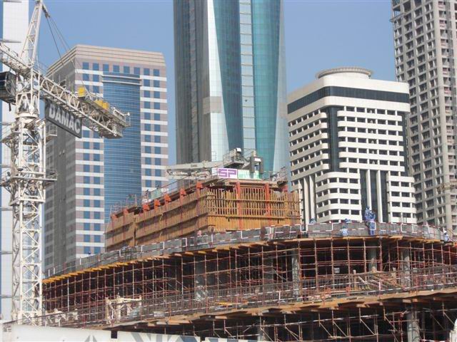 混凝土布料機(jī)應(yīng)該如何施工