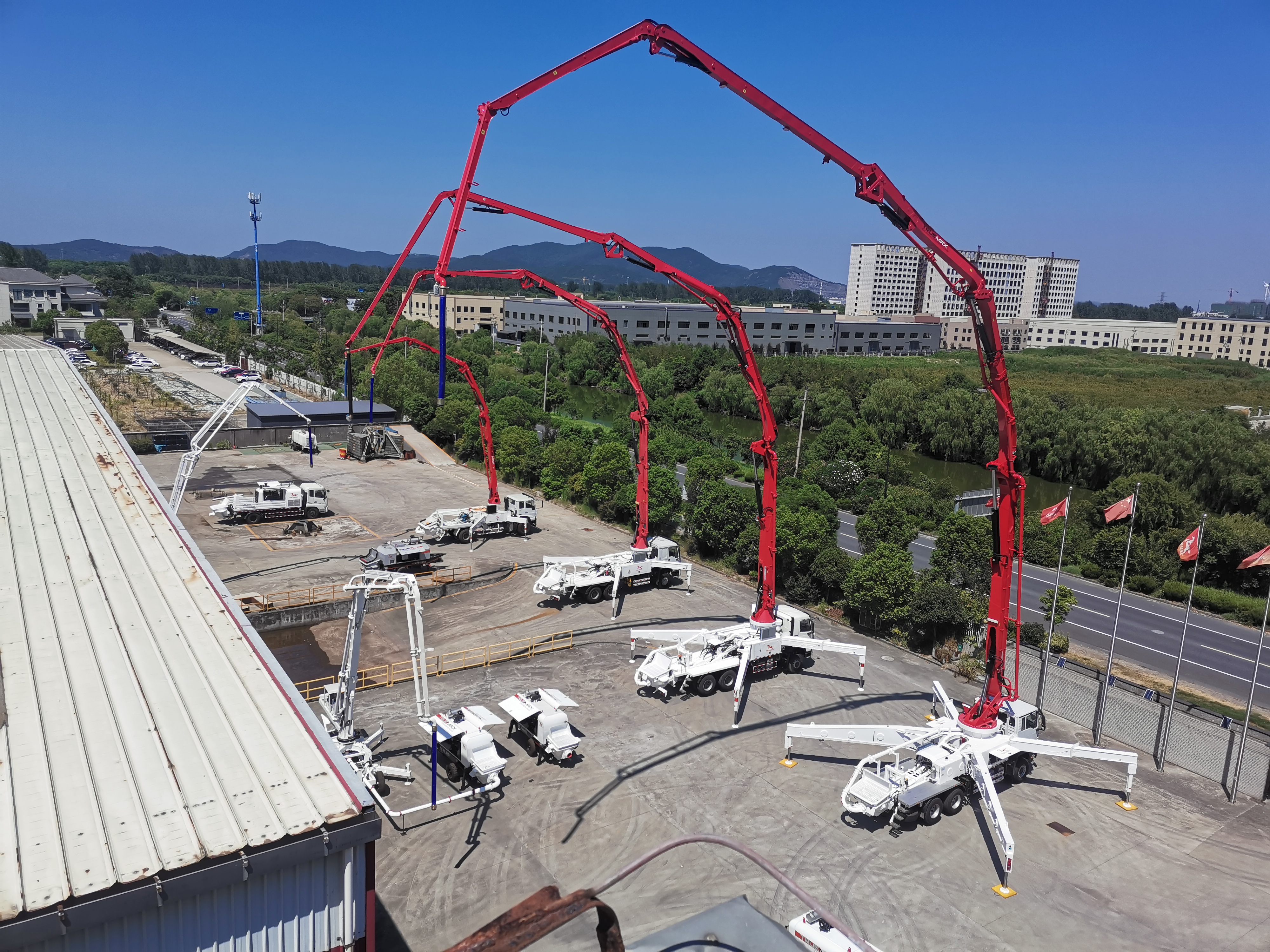 混凝土泵車(chē) 混凝土泵車(chē)