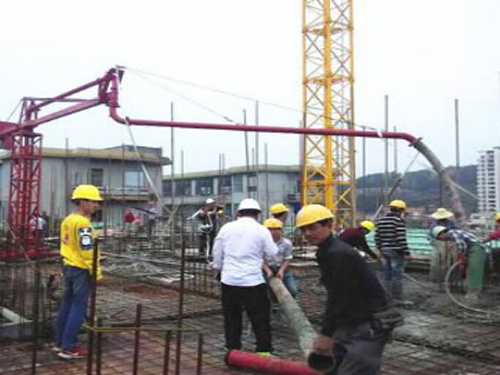 手動布料機(jī)發(fā)生事故的原因分析