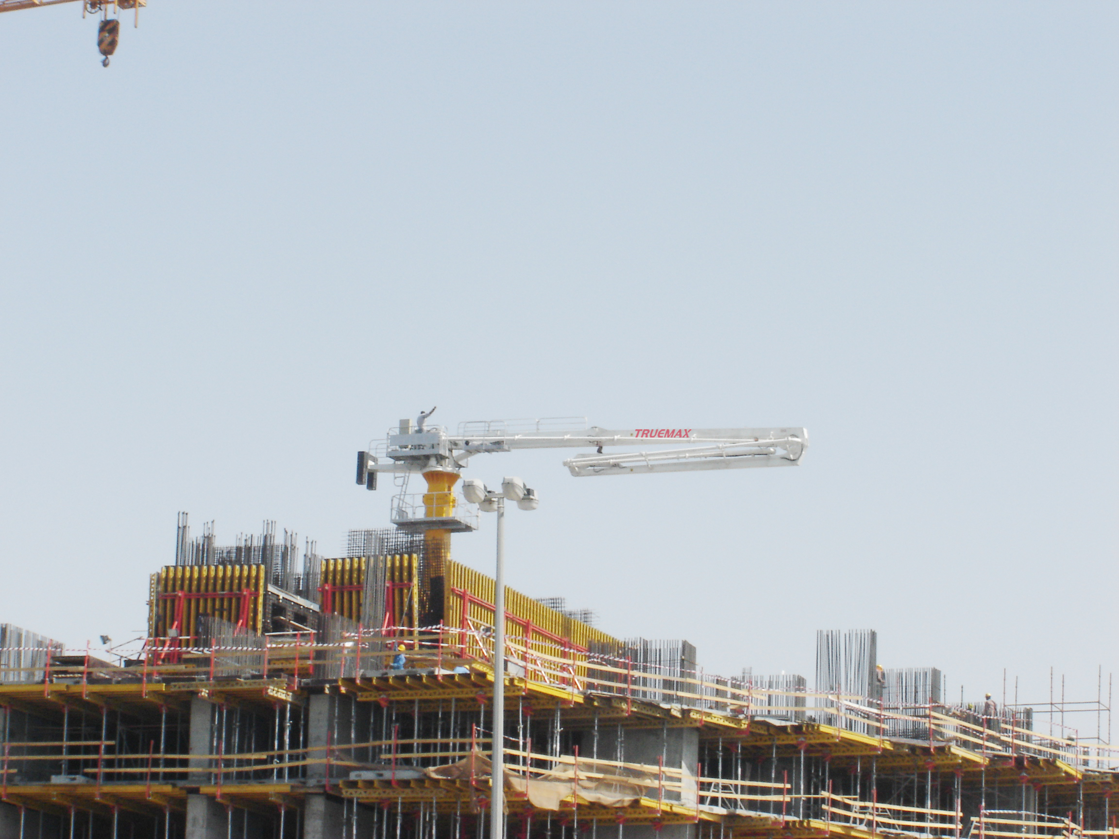 內(nèi)爬式布料機施工更高效