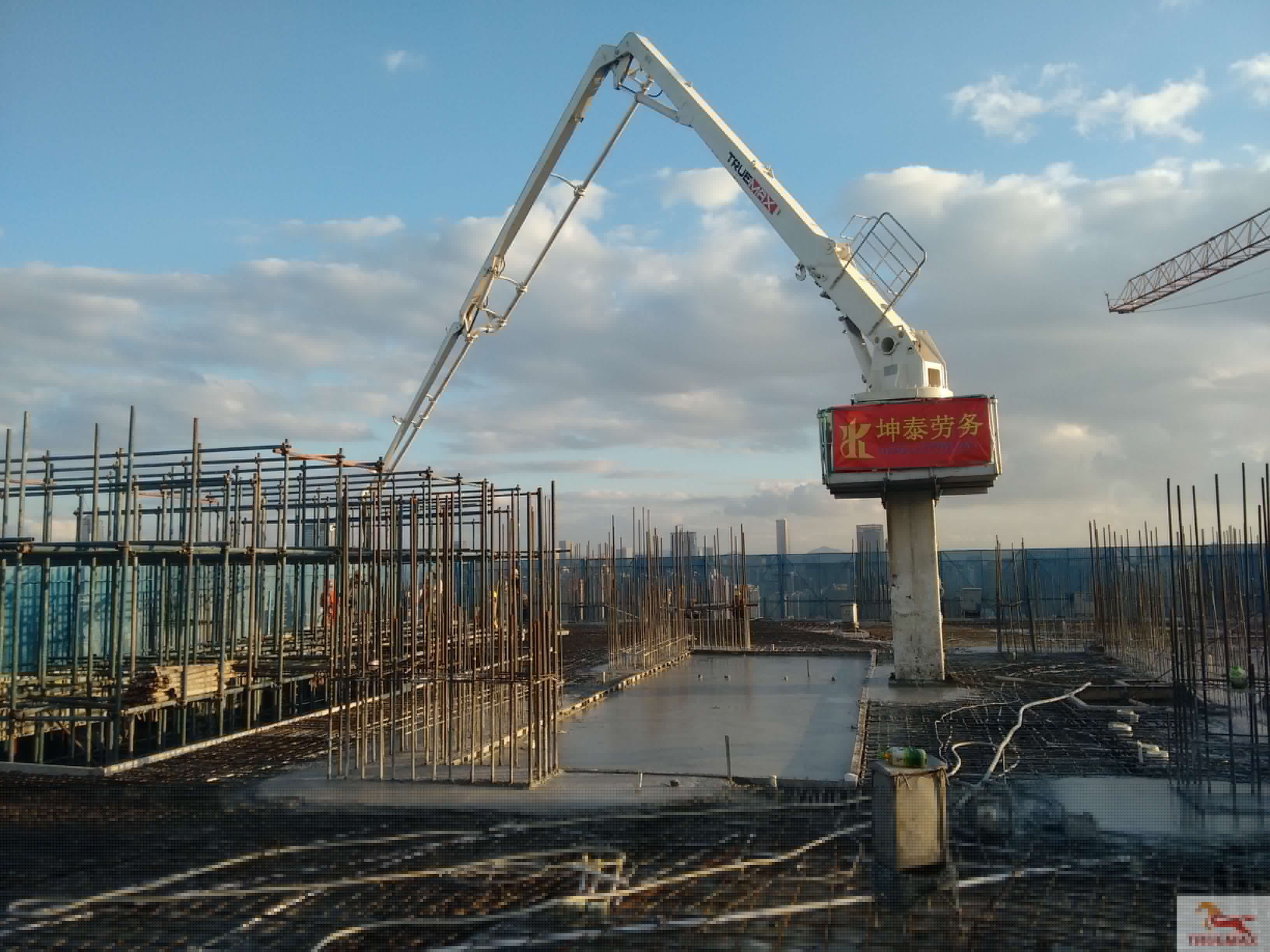 布料機(jī)，新豪方天際花園