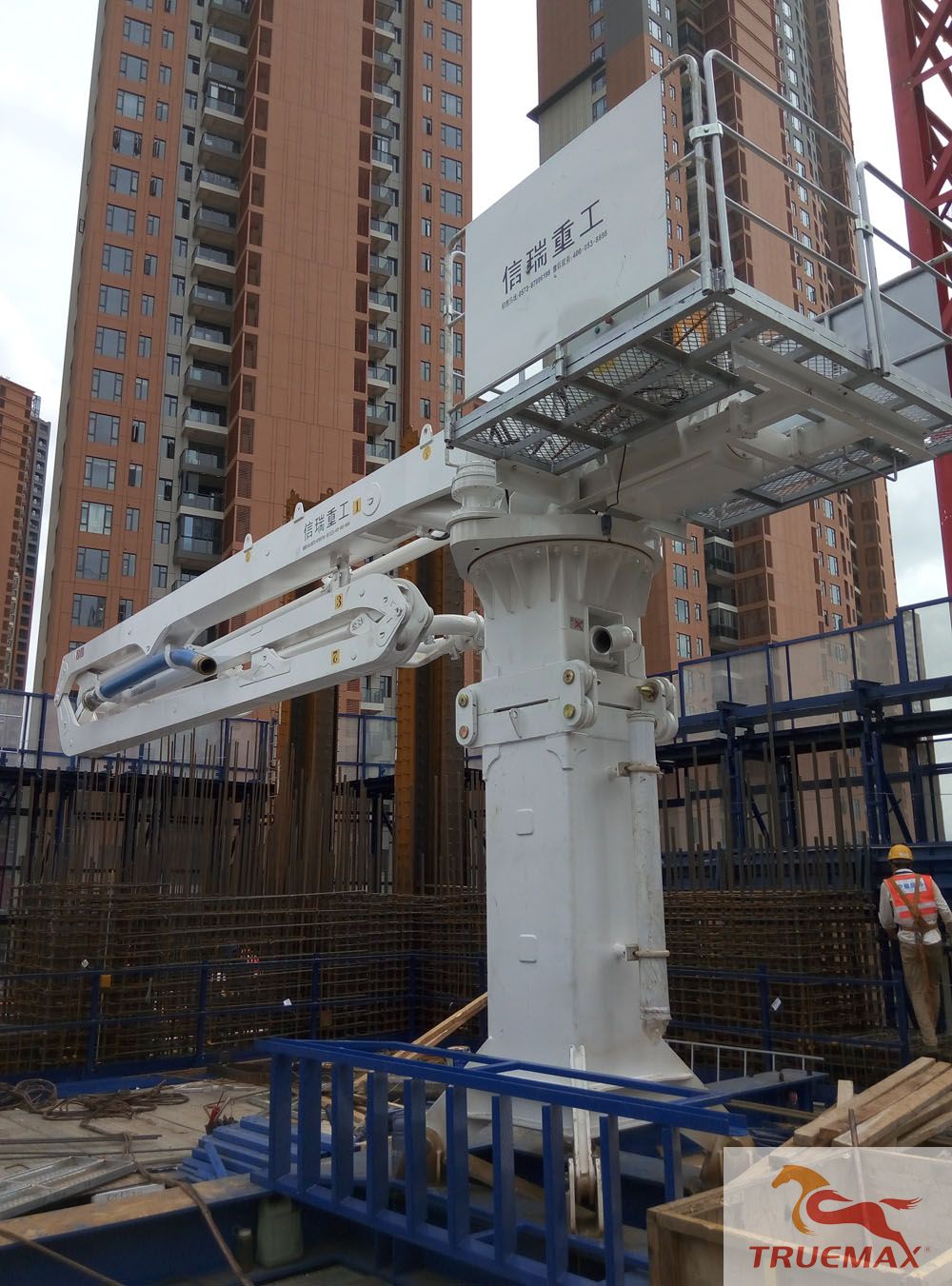 布料機(jī)，南寧華潤(rùn)中心項(xiàng)目