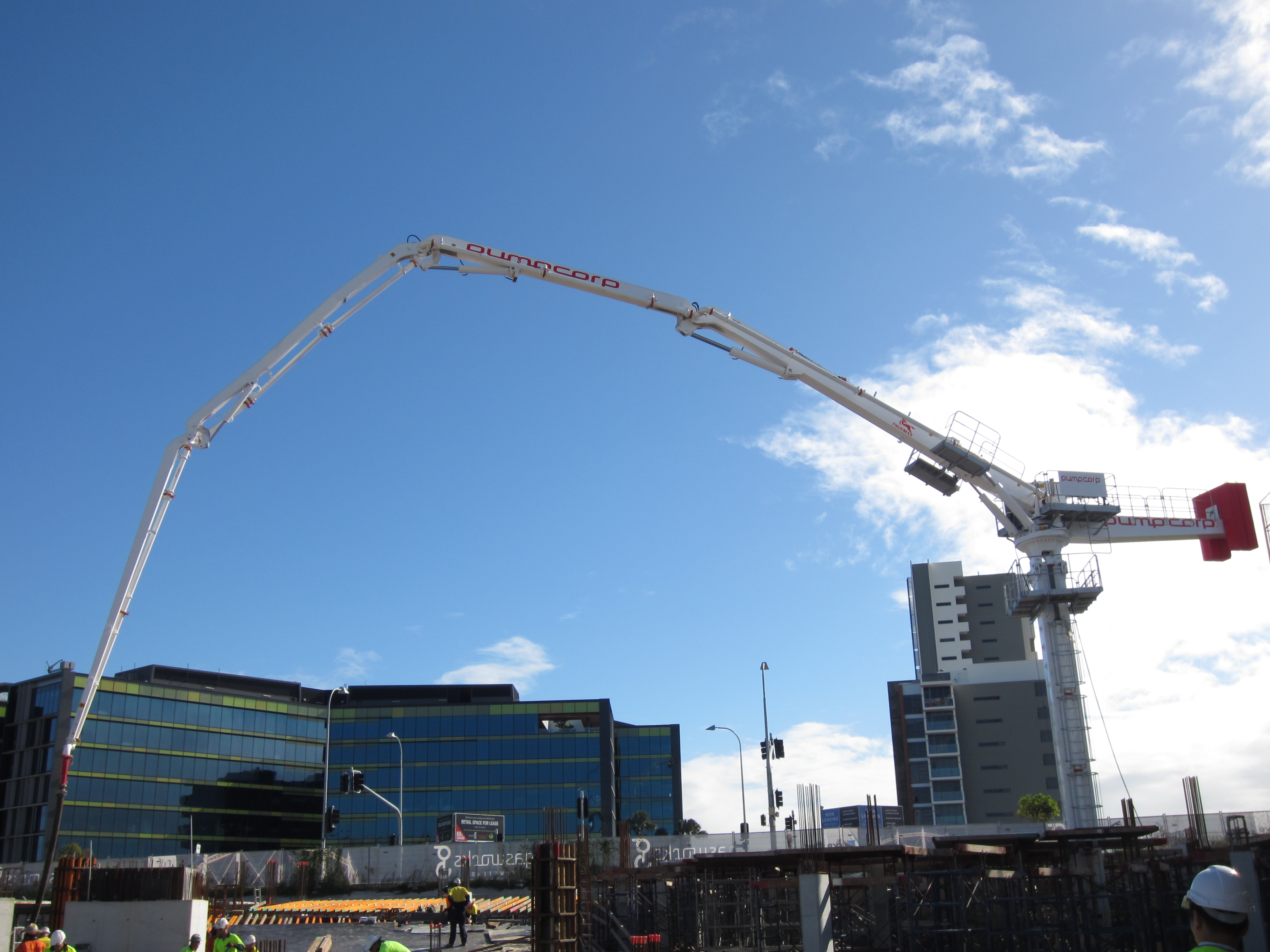 內(nèi)爬式液壓布料機(jī)